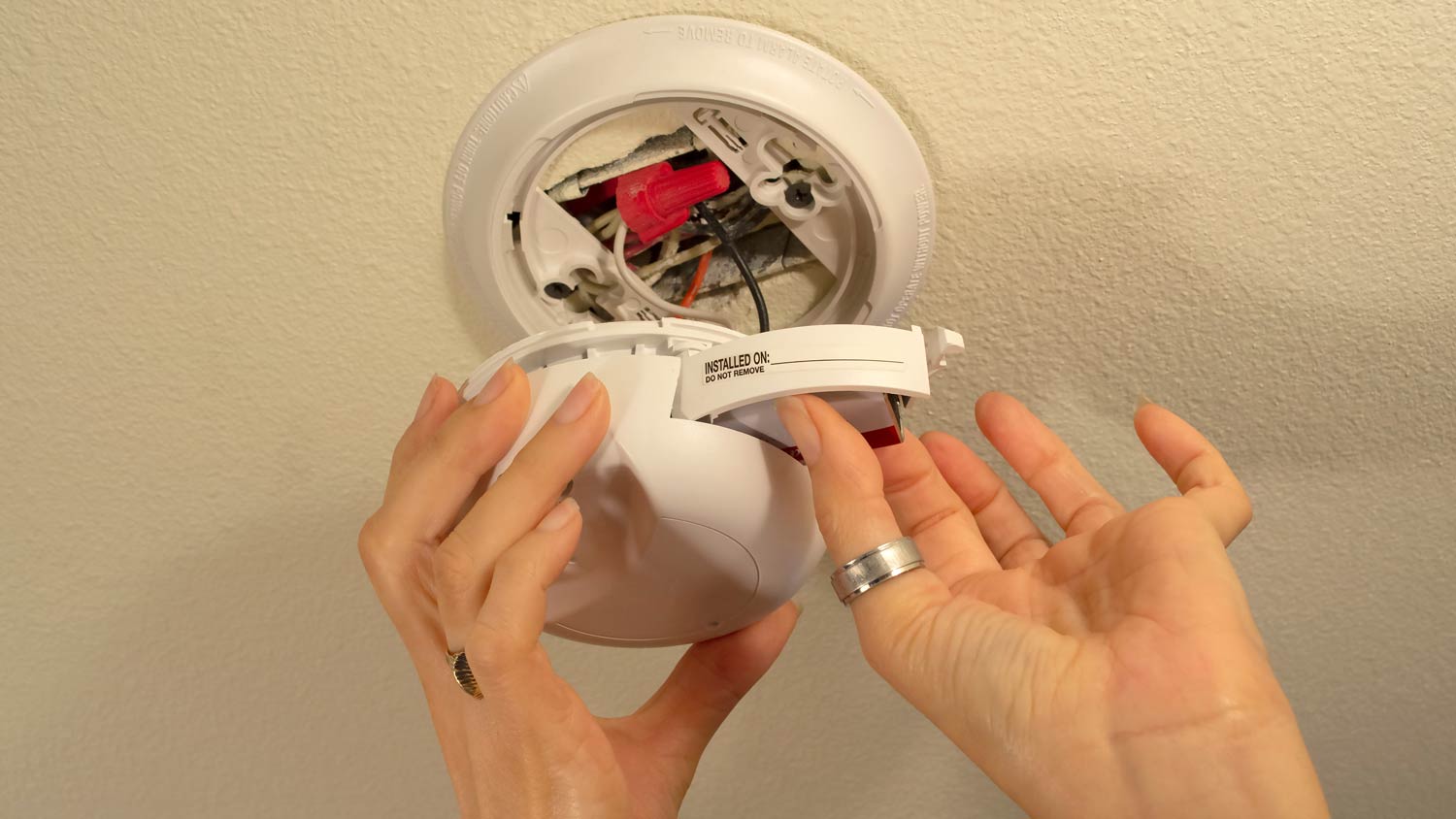 hardwired smoke detector 