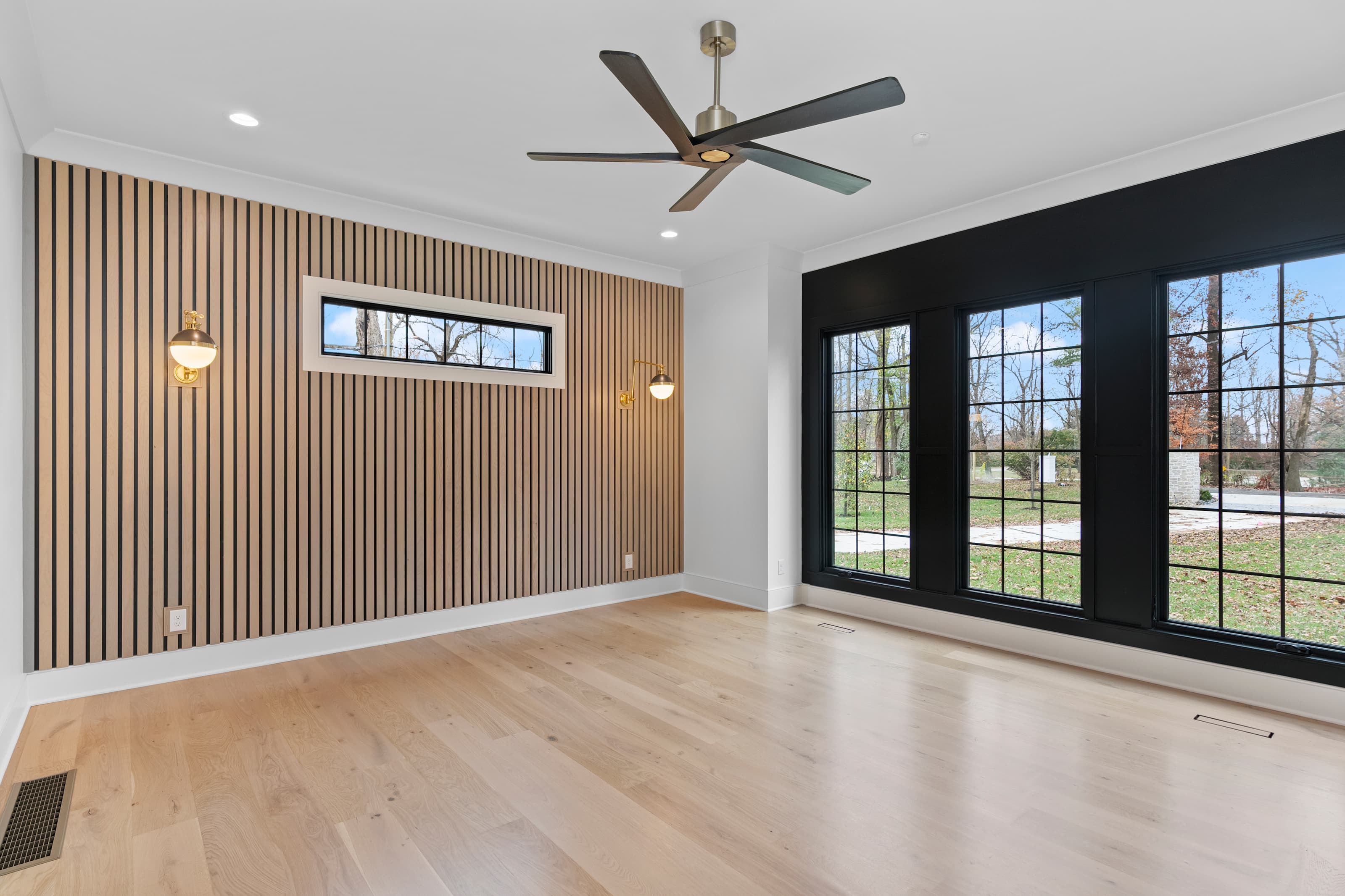 empty room with painted ceiling 