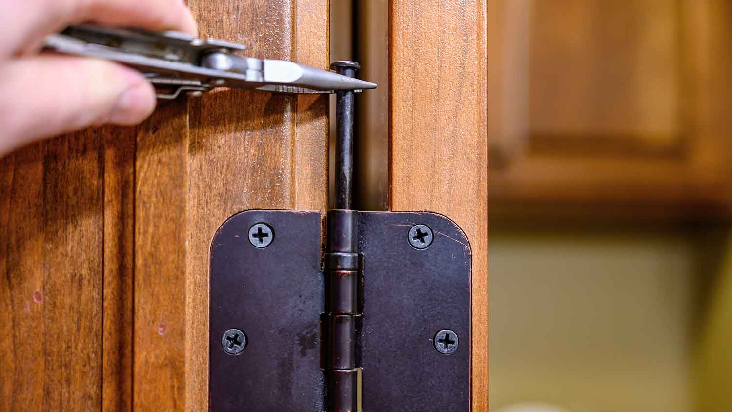 How to take a door off its hinges & how to hang a door