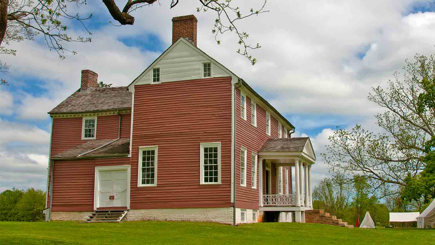 house with dusty rose siding