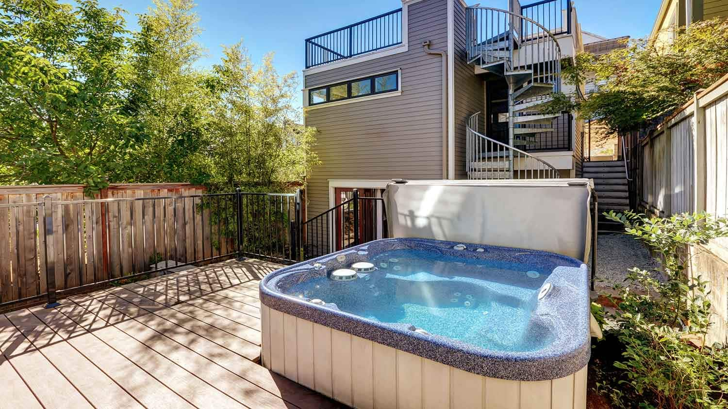 Jacuzzi Exterior Deck