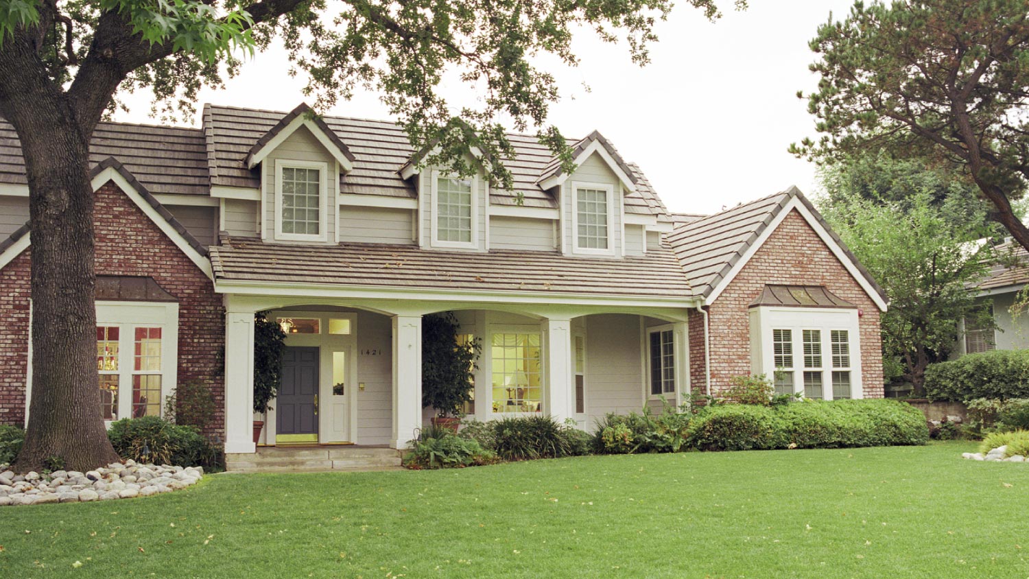 A house with front lawn