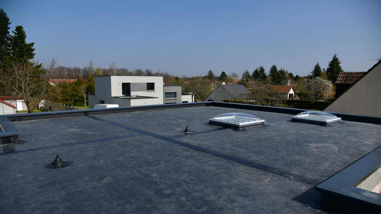 house with epdm roof