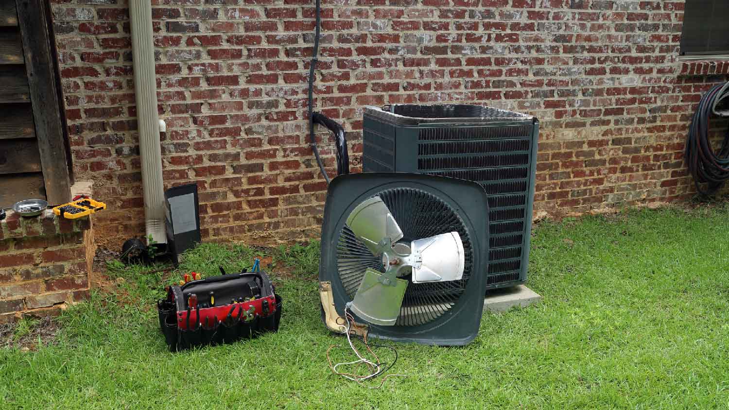 A HVAC unit maintenance