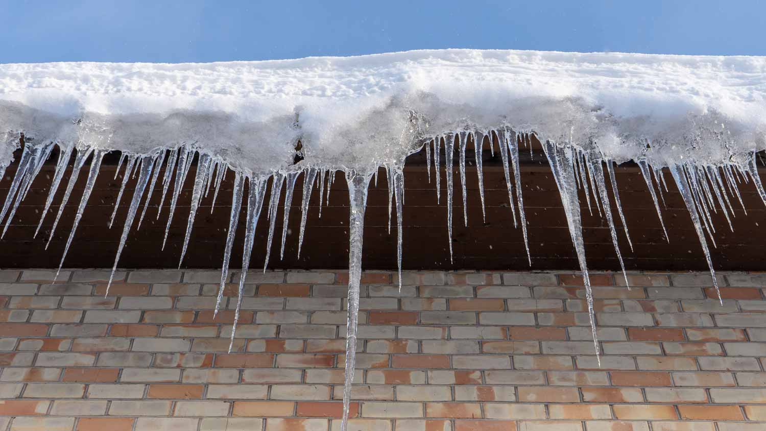 icicles hanging from roof 