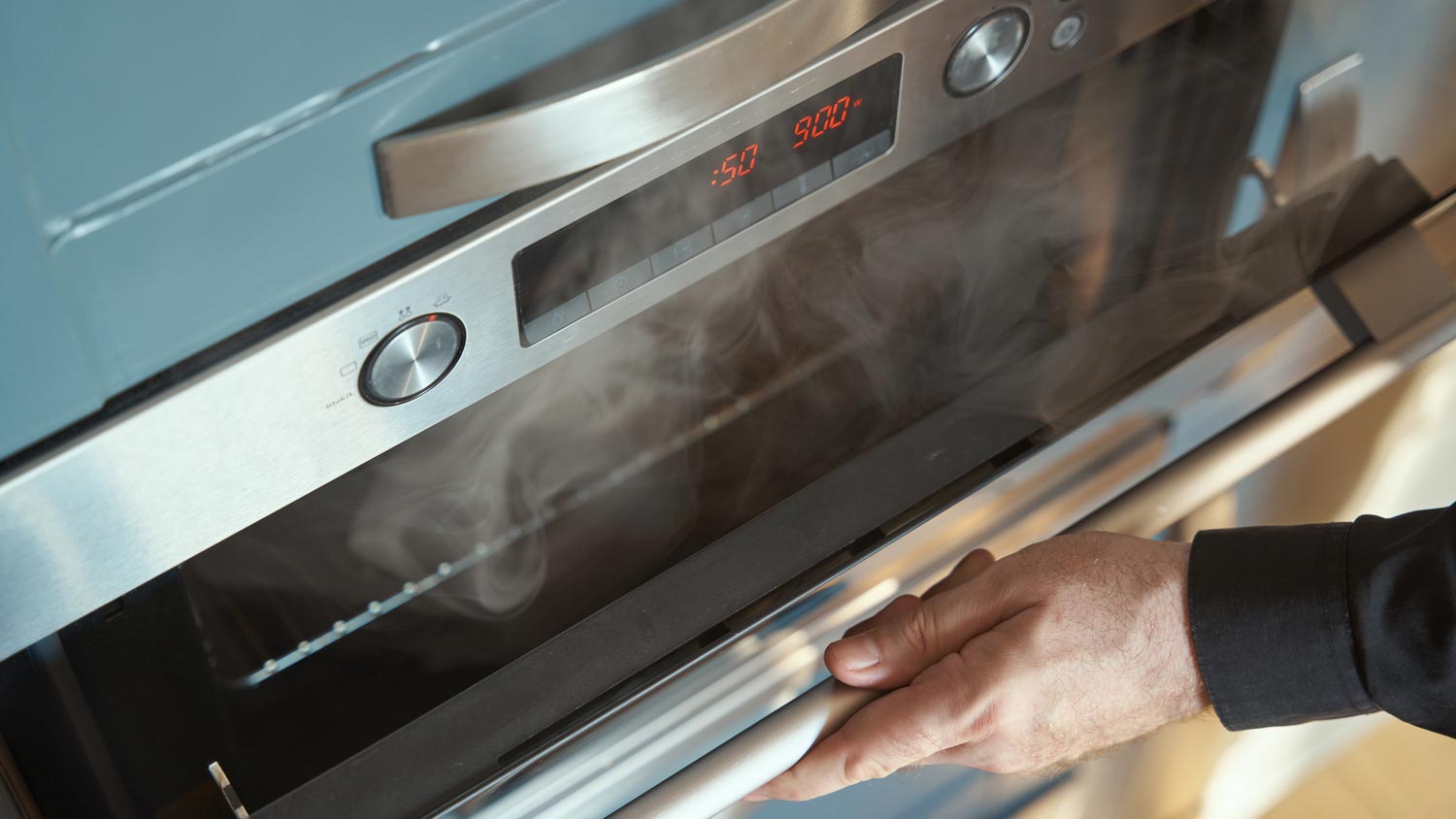 Kitchen oven smoking