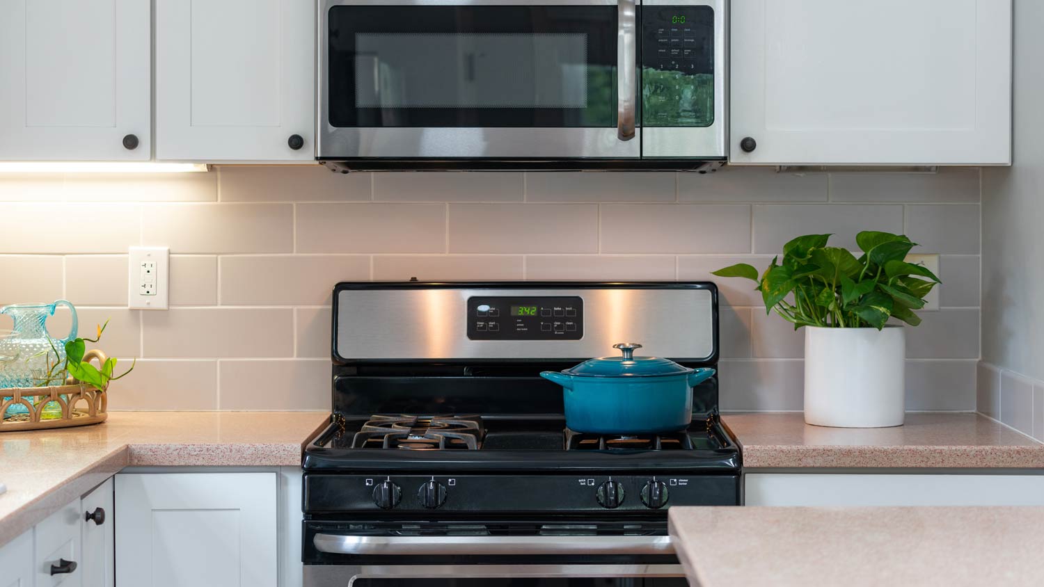 kitchen detail of oven