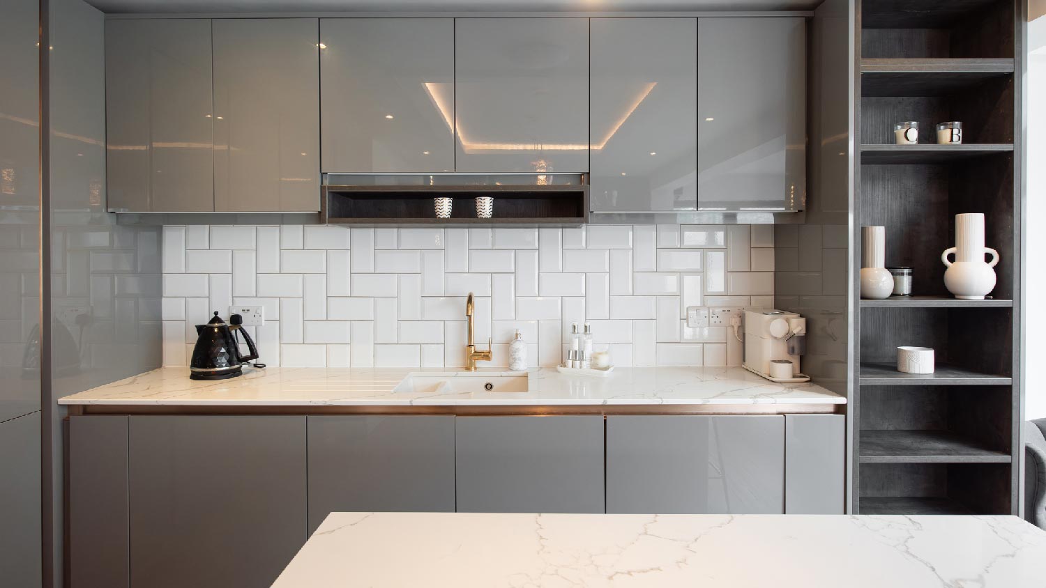 A high-quality kitchen with porcelain countertop