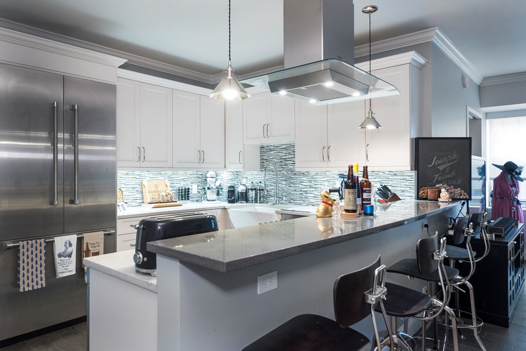 kitchen remodel with bar