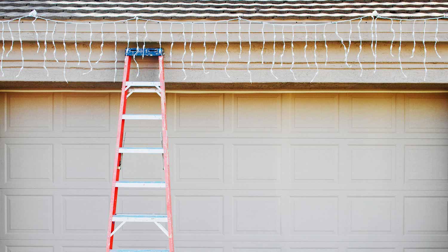 Garage Door Christmas Lights Put Christmas Lights on a Garage Door