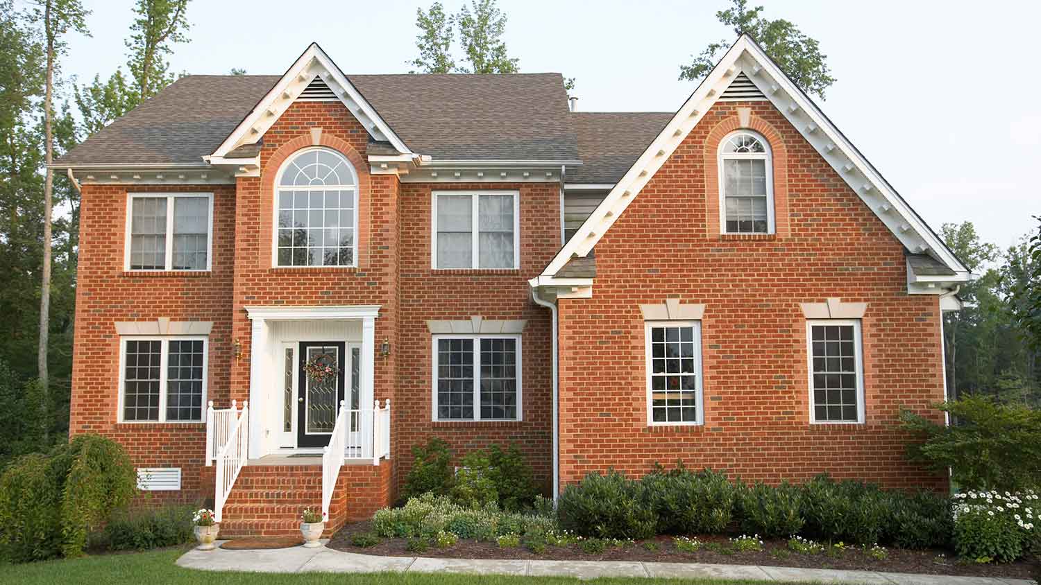 Country home with aluminum siding panels