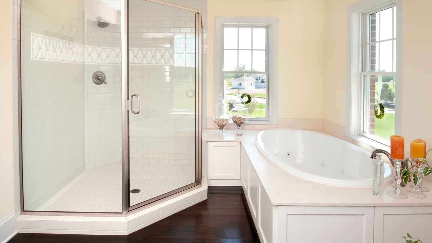 Neo-angle shower door installed in the bathroom