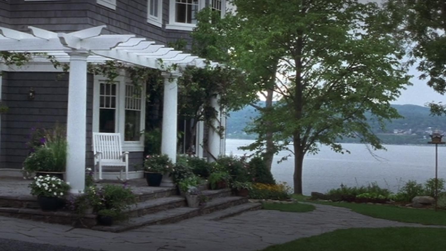 A nice house next to a lake
