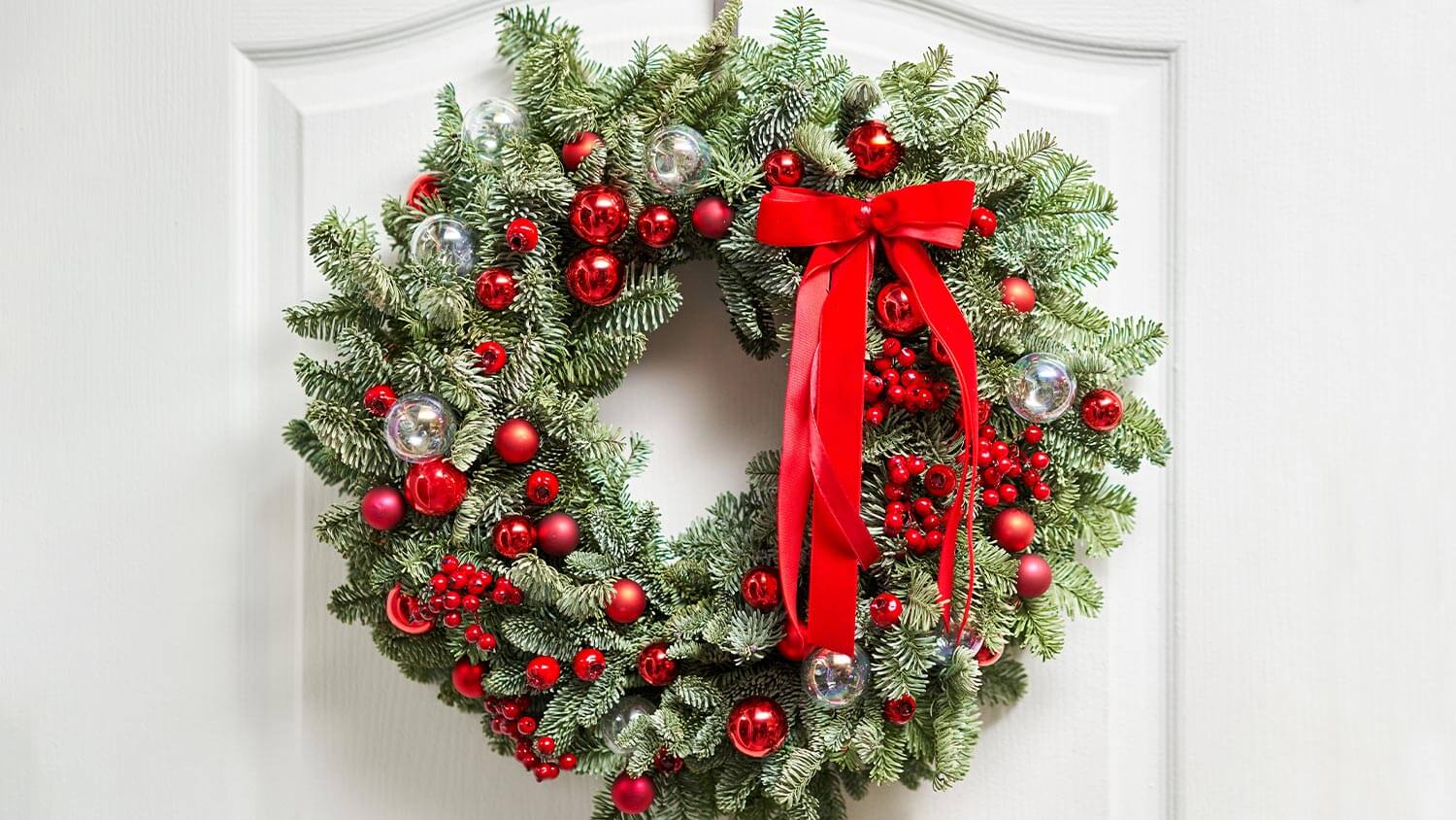 ornament holiday wreath on door