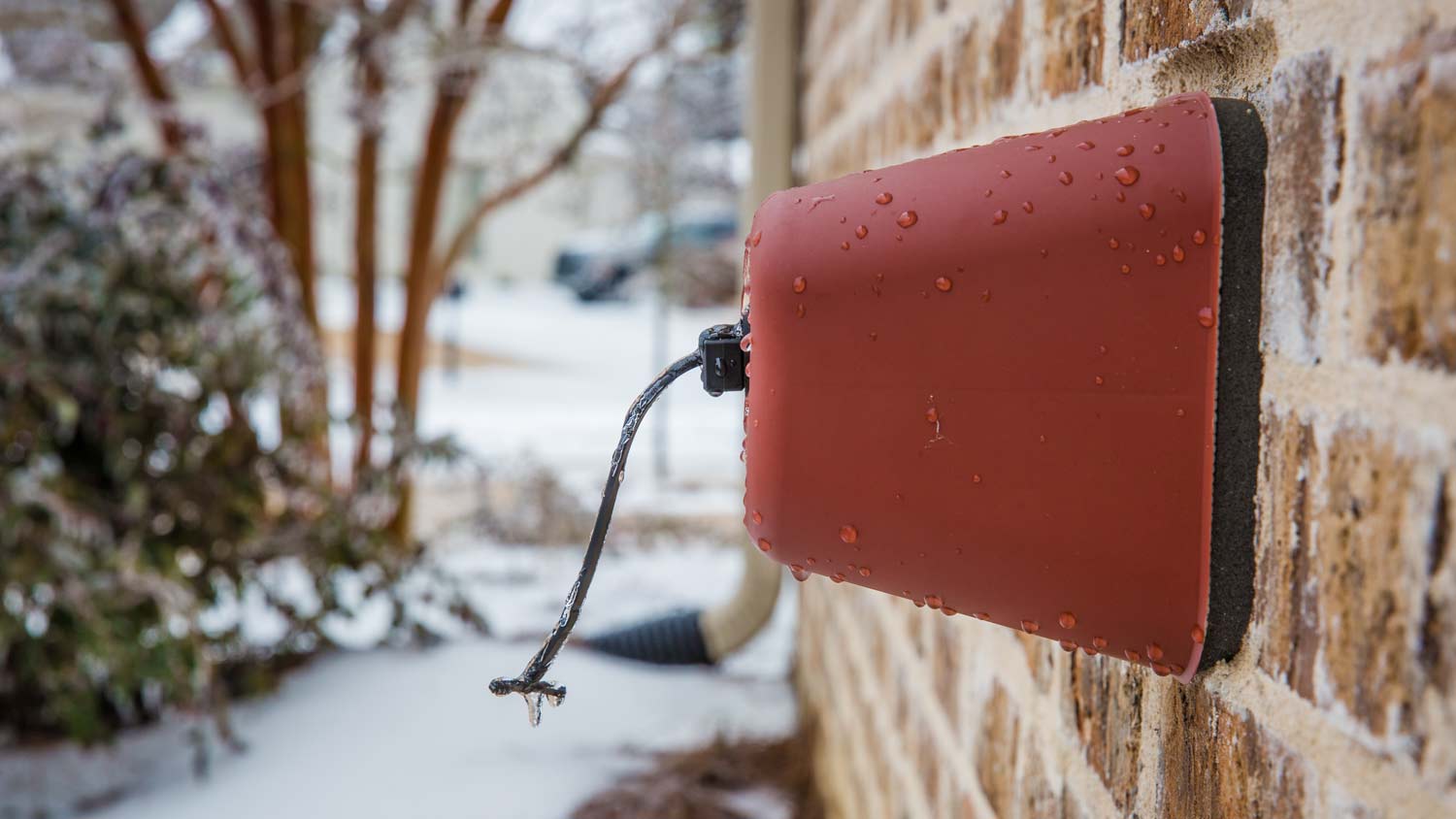 outdoor faucet cover in the winter