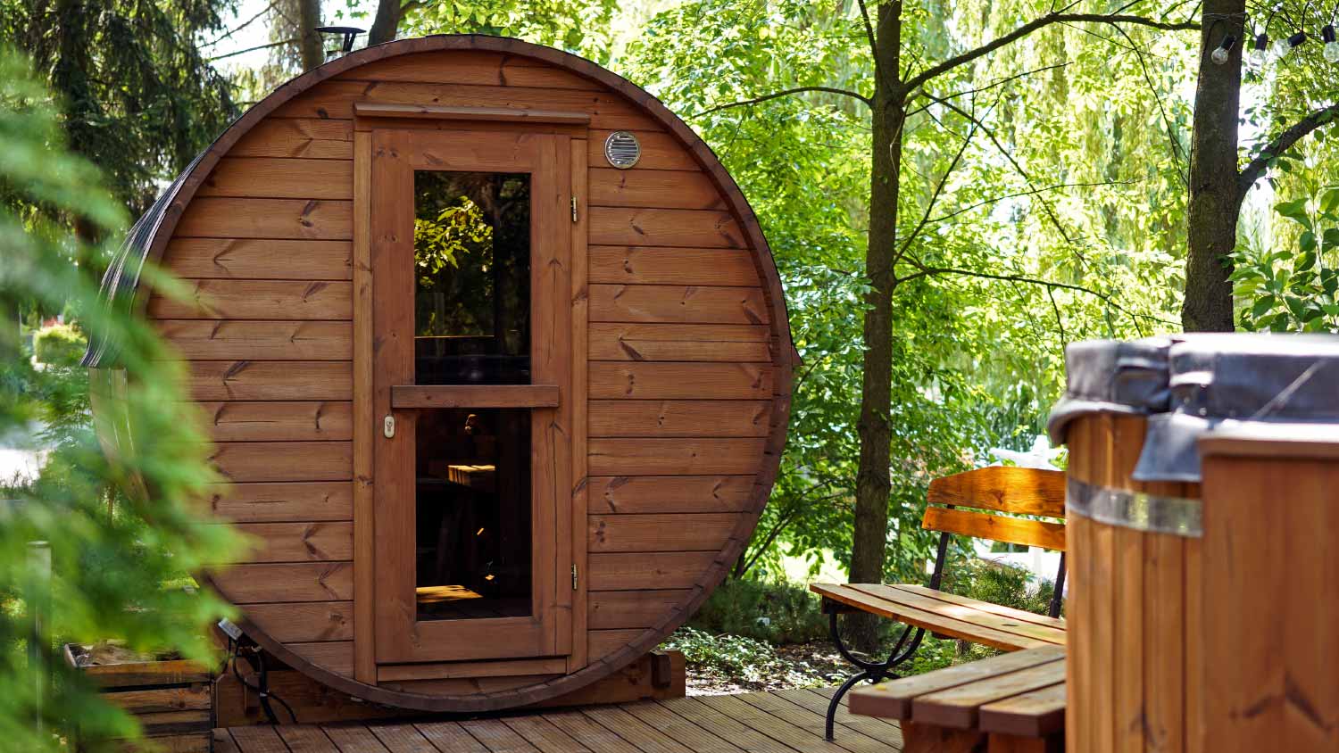 outdoor wooden barrel sauna