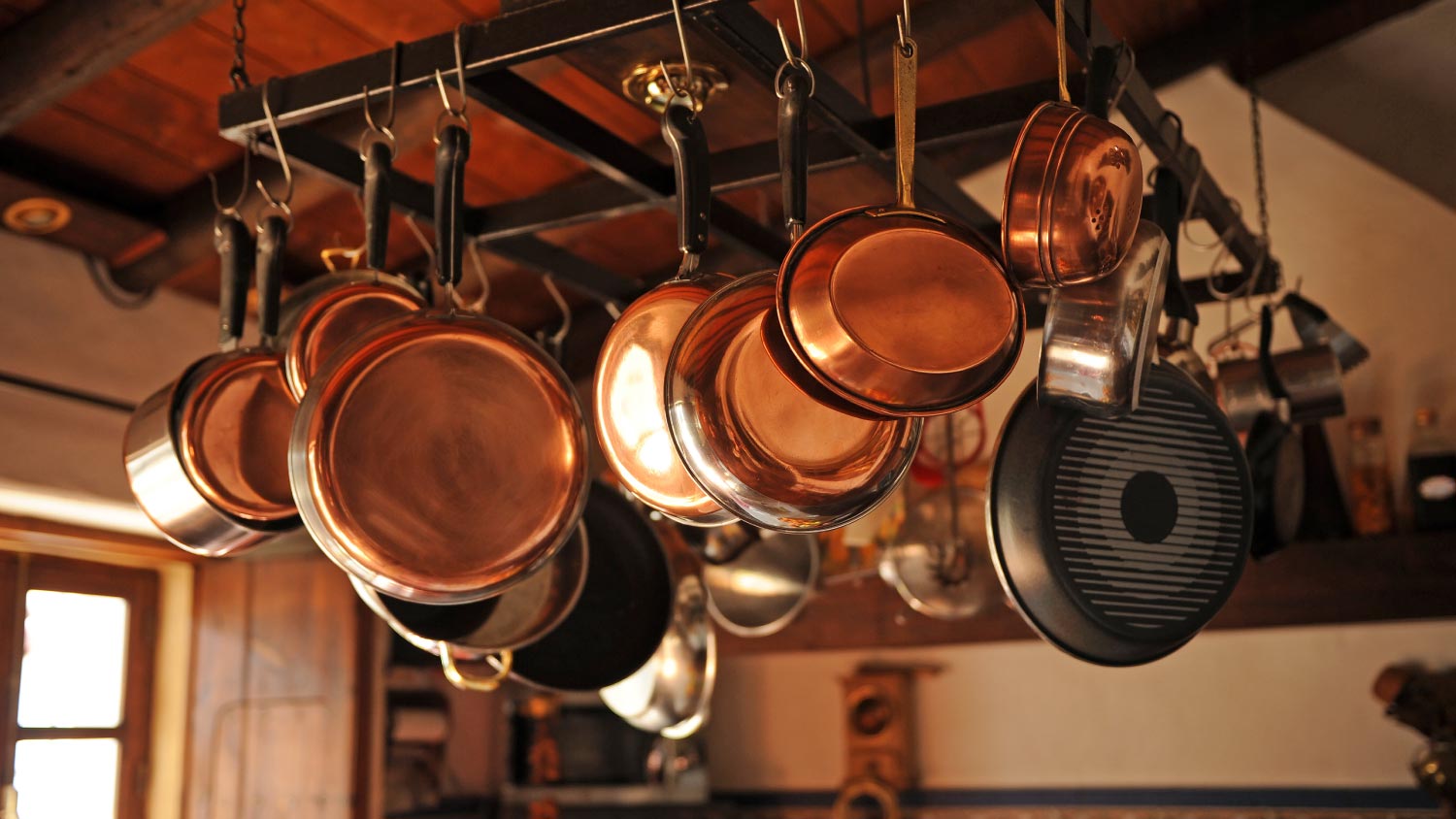 Pans hanging in the kitchen