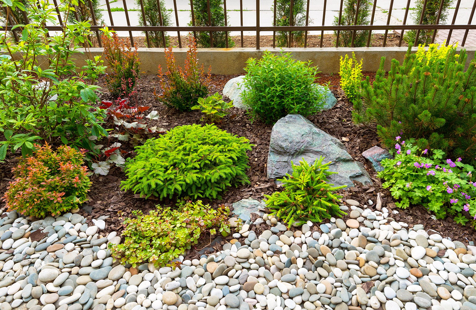 pebbles landscaping walkway