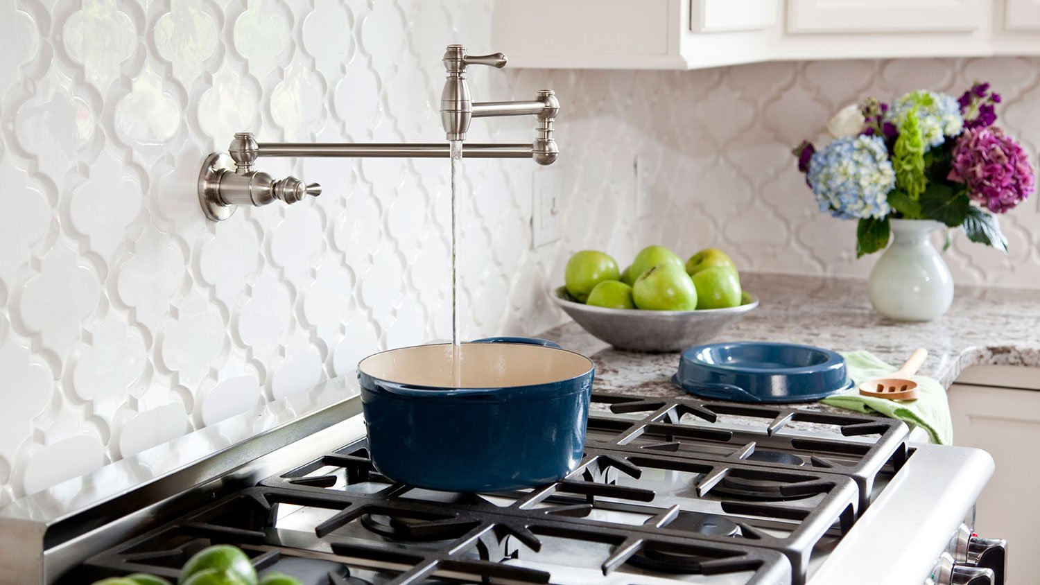 Pot filler kitchen faucet over the stove