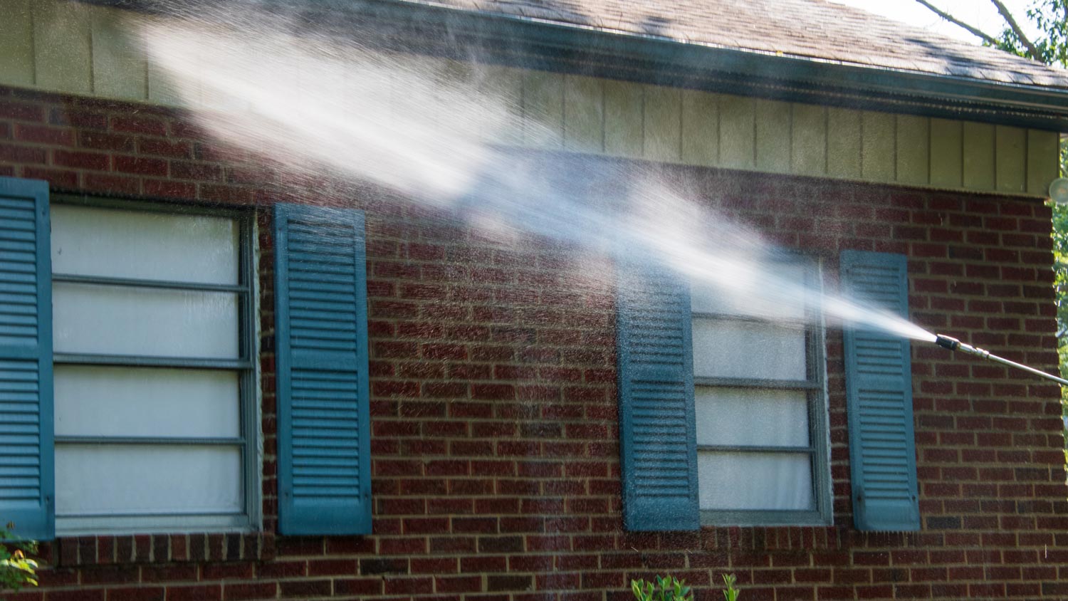 Should You Power Wash or Pressure Wash Your Home?
