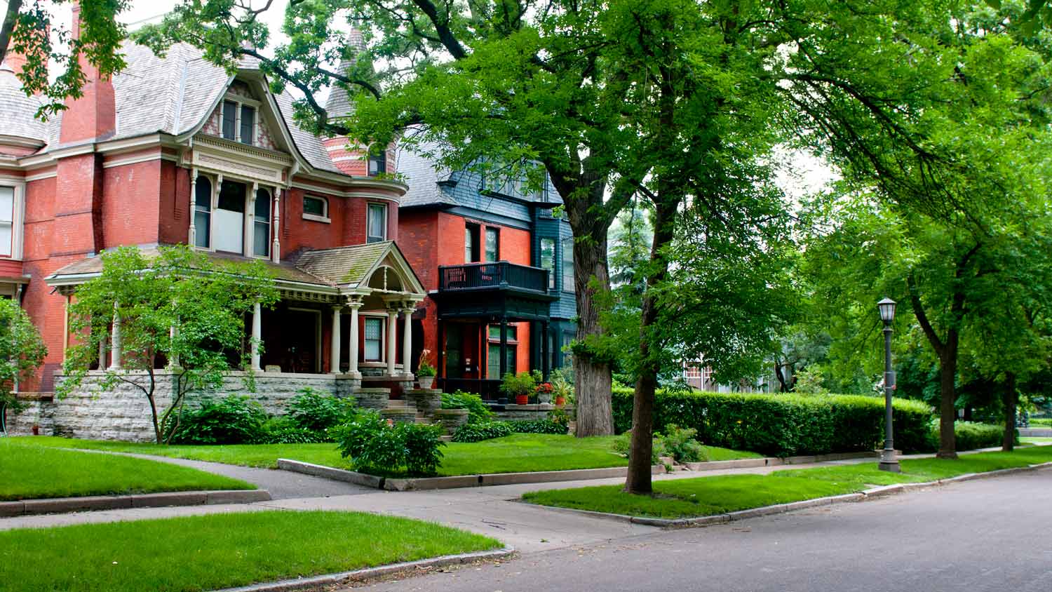 Homes in a quiet urban neighborhood