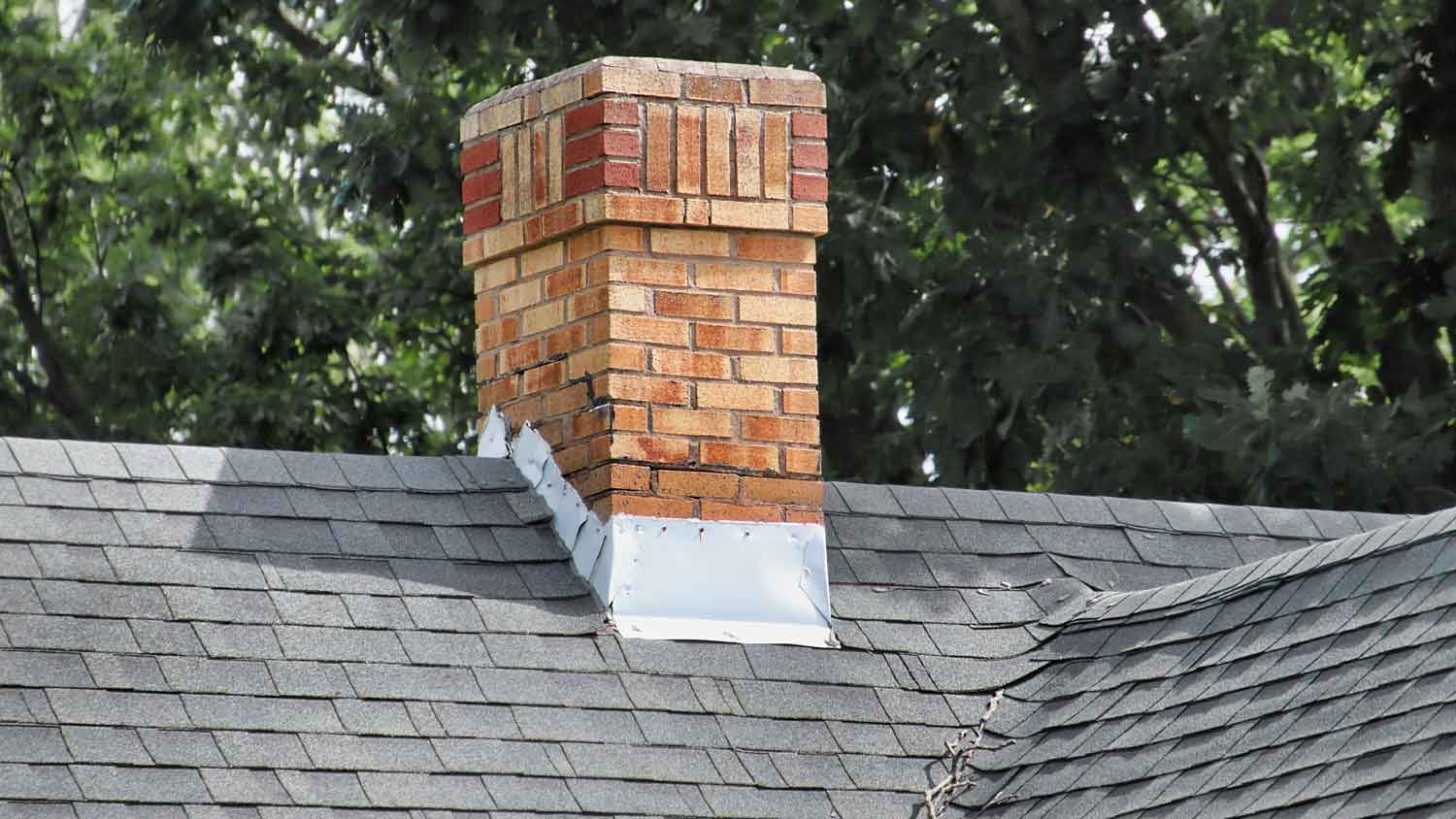 roof with chimney flashing