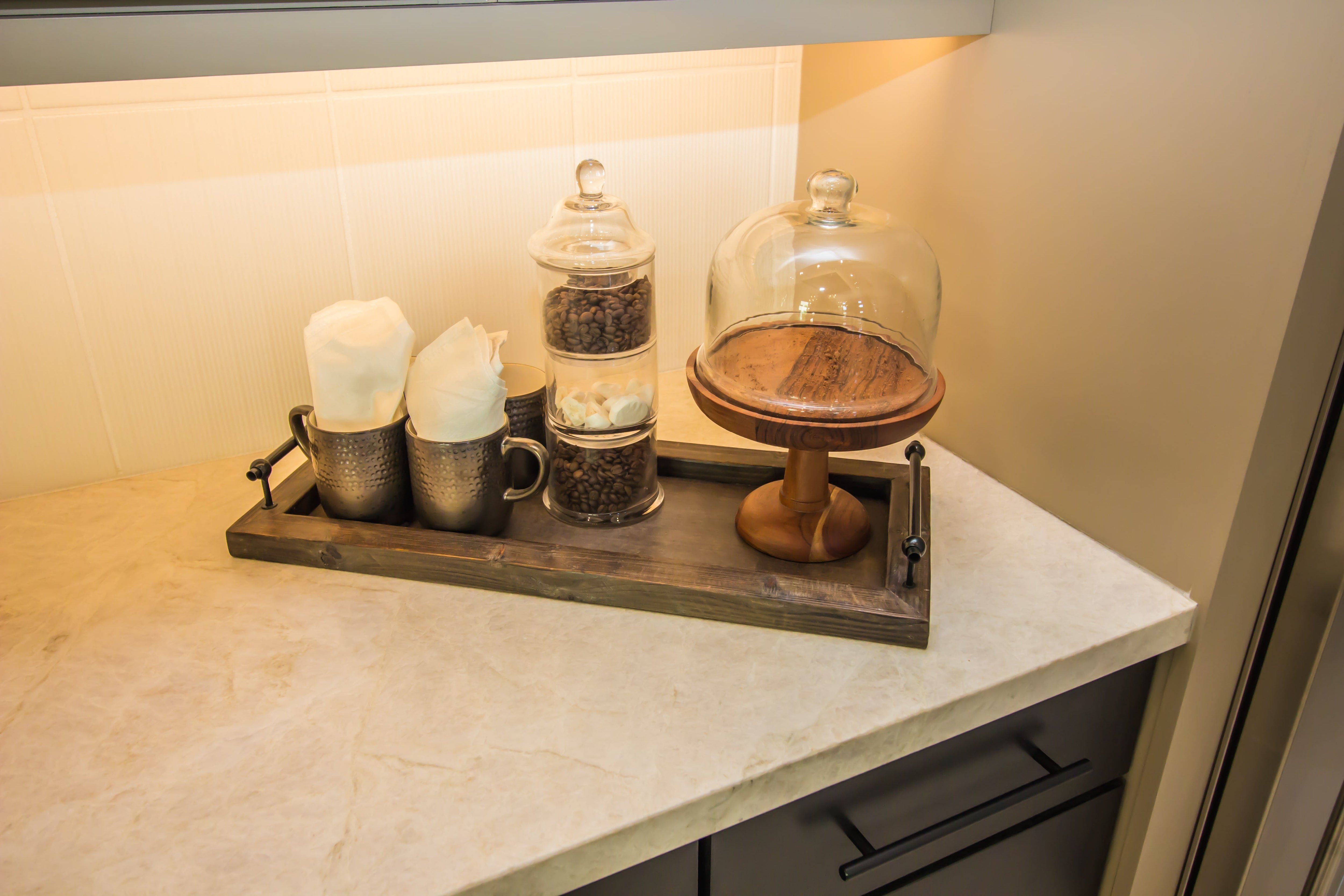 Serving tray with cake stand and coffee mugs