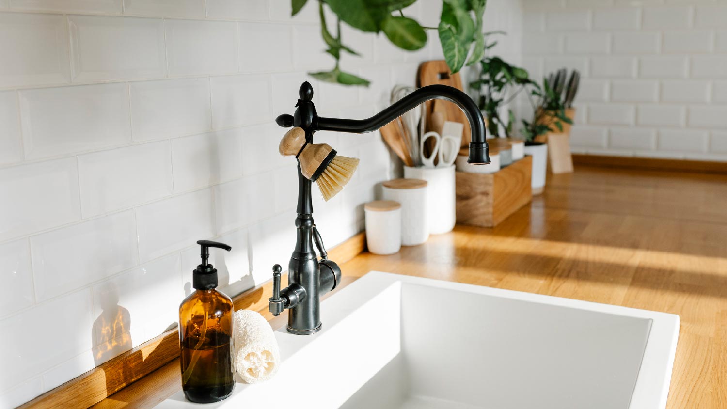 A single-basin white sink