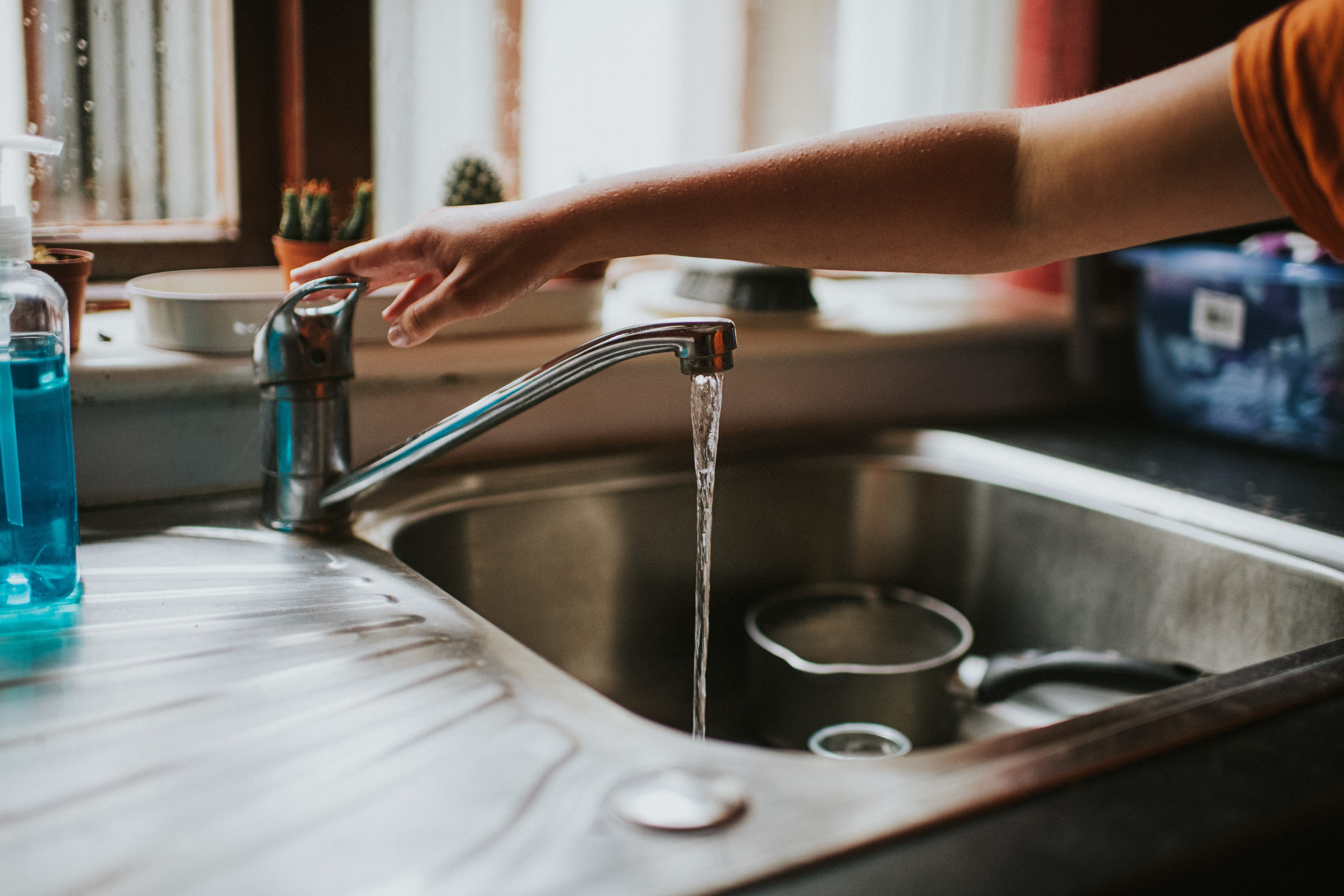 Turning off the sink faucet