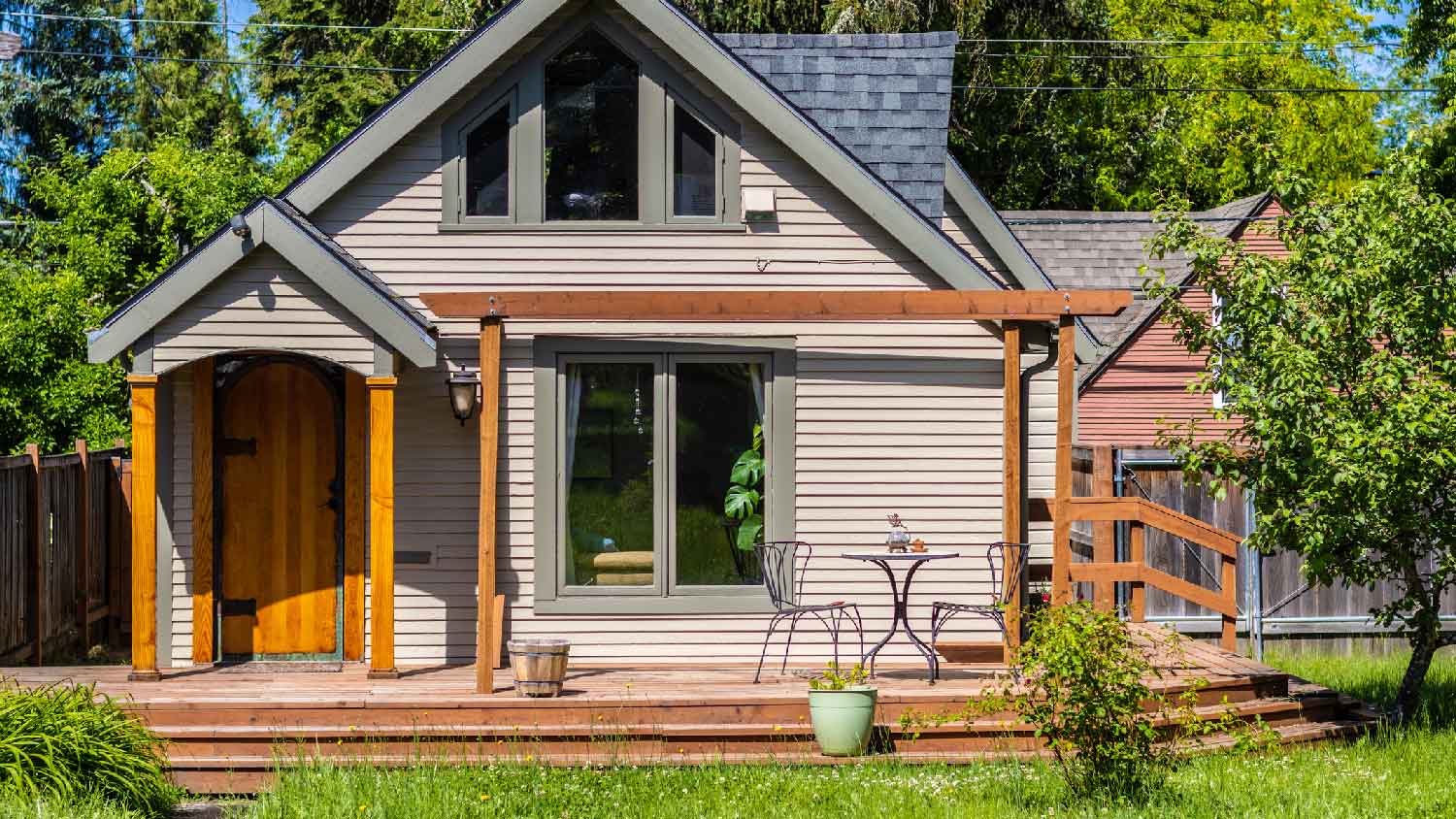 A small house in the suburbs