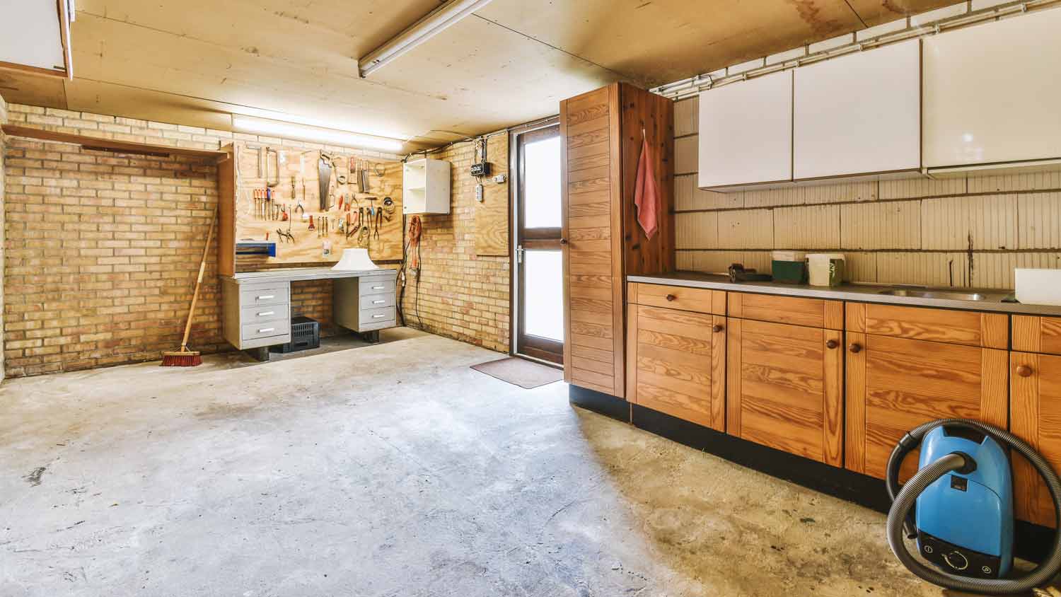 spacious empty garage