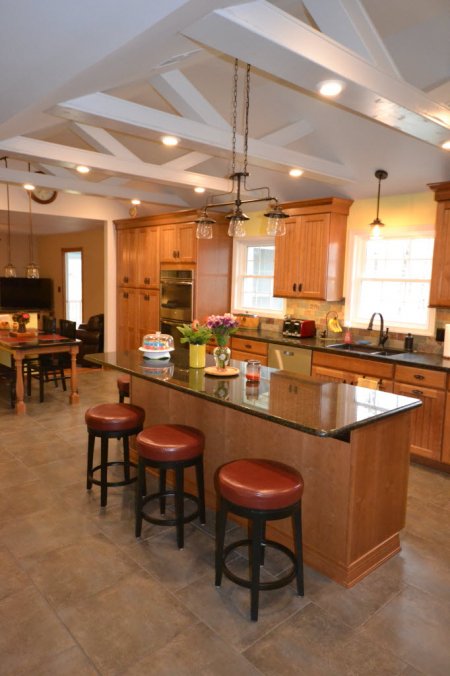 Porcelain kitchen tile floor