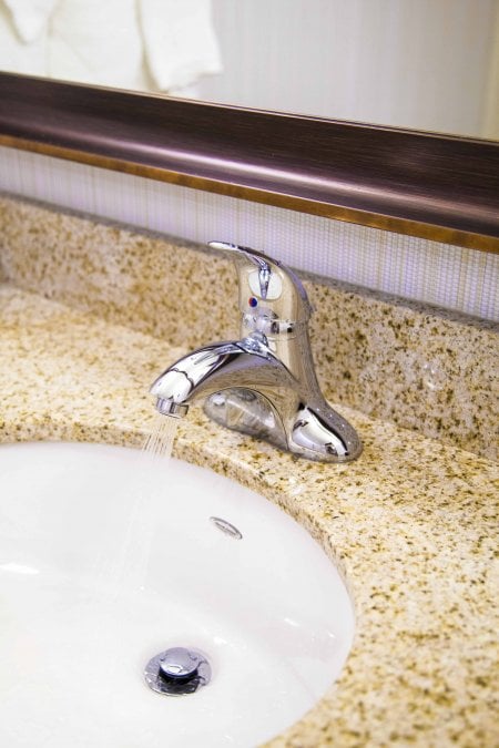 sink faucet with clean aerator