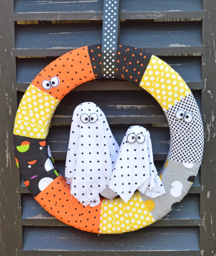 ghost Halloween wreath
