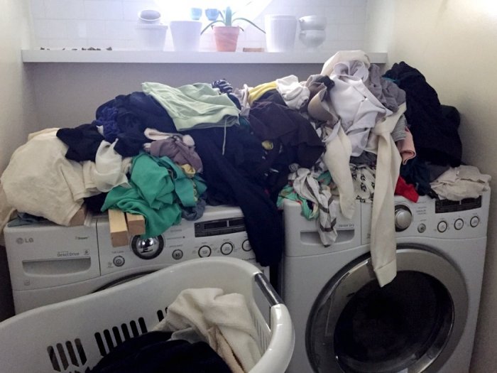 Sarah Fogle's Disaster Laundry Room Before The Refresh