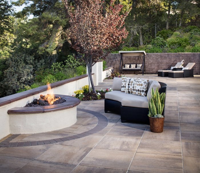 Paver fire pit and patio