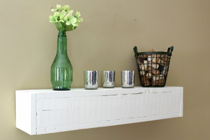 DIY floating shelf