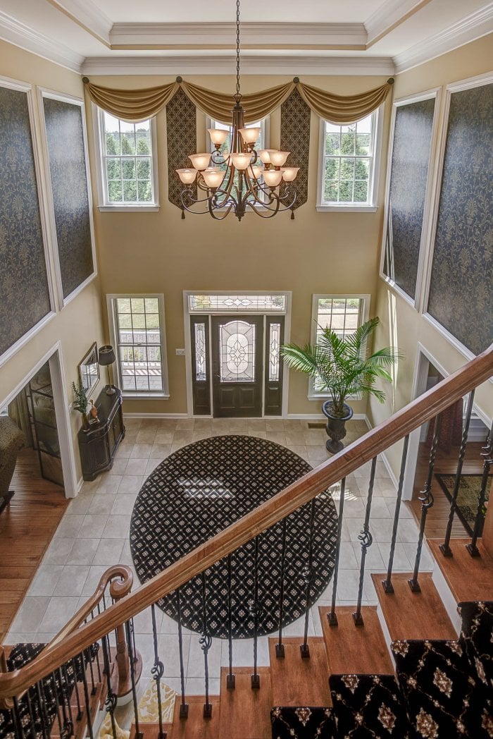 grand decorated home foyer