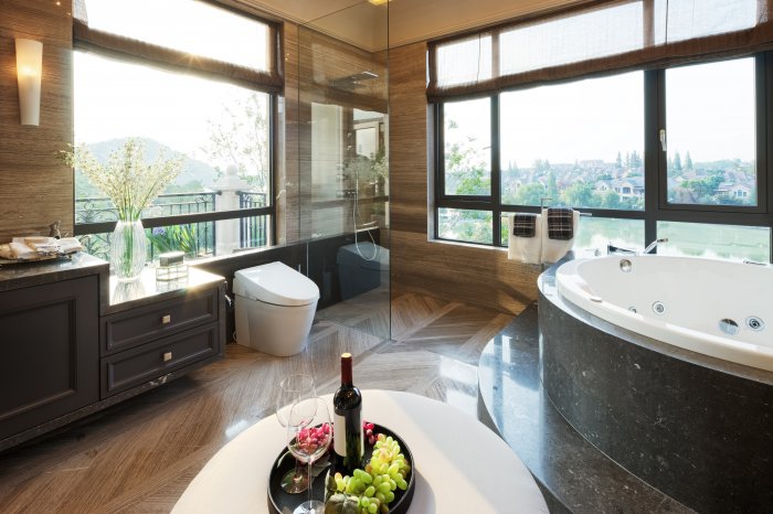 A luxury bathroom
