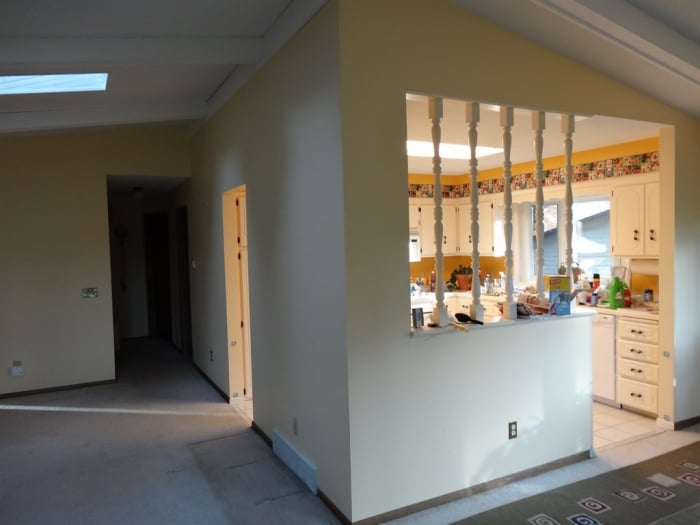 Before the remodel, the kitchen was closed off from the rest of the living space. (Photo courtesy of Angie’s List member Daniel G. of Coon Rapids, Minnesota)