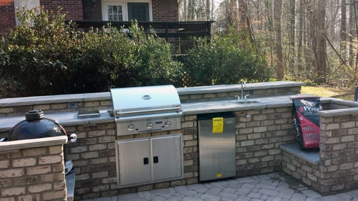 outdoor kitchen