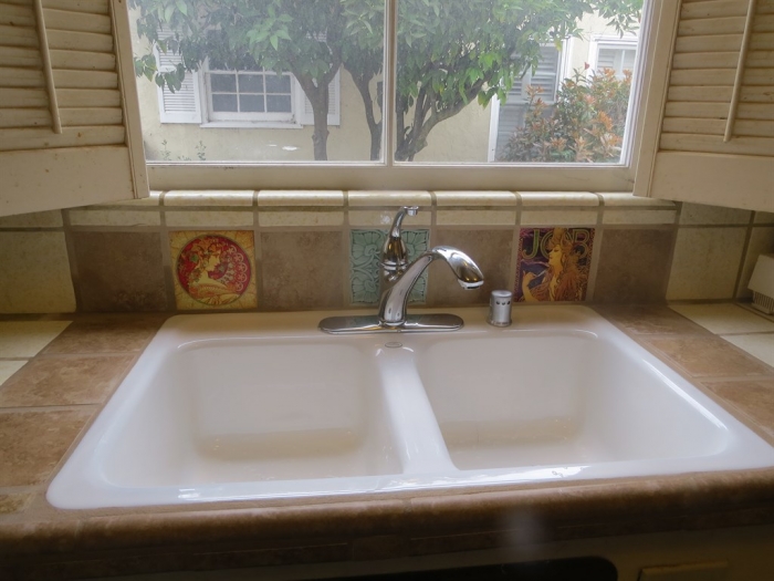 single handle sink