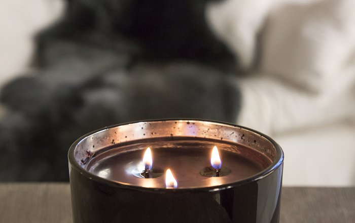 aromatherapy candles in bedroom