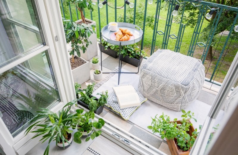backyard outdoor patio garden (Photo by KatarzynaBialasiewicz/iStock via Getty Images)