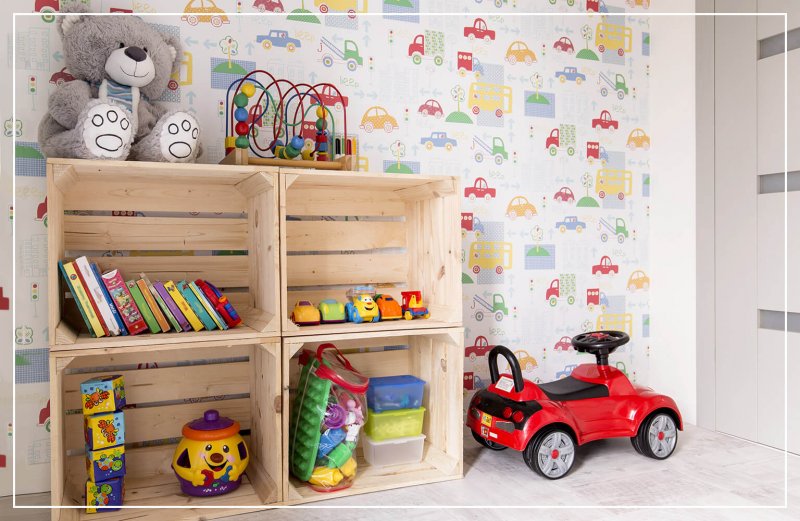 car wallpaper in kids room (Photo by Photographee.eu/Shutterstock.com)