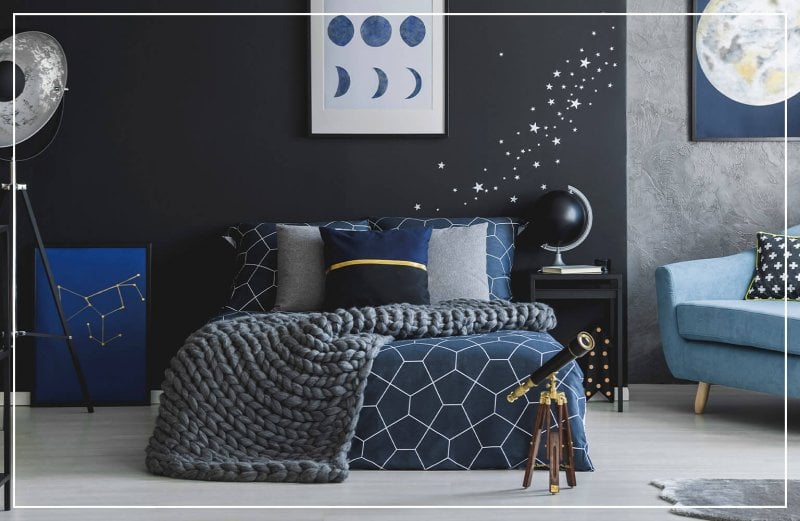 constellation wall mural in bedroom (Photo by Photographee.eu/Shutterstock.com)