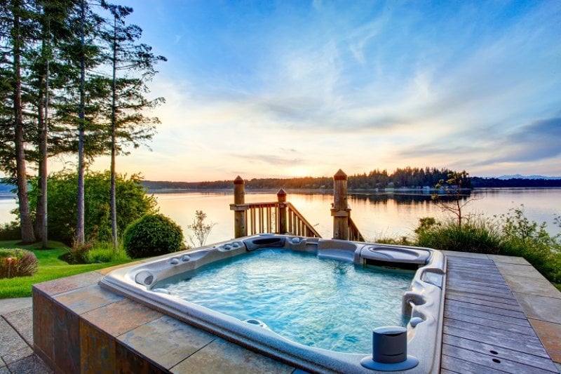 Hot tub with water view (Photo by © irina88w / iStock / Getty Images Plus / Getty Images.)