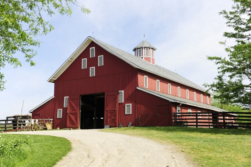 How to Paint a Barn Best Ways to Paint a Barn Angi [Angie's List]