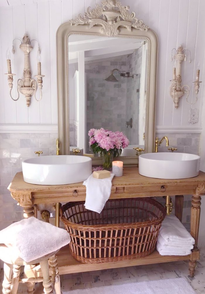 A fairly simply change made a huge impact in this bathroom. (Photo courtesy of Courtney A/The French Country Cottage)