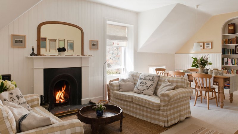 Warm cozy living room (Photo by Andreas von Einsiedel / Corbis Documentary via Getty Images)
